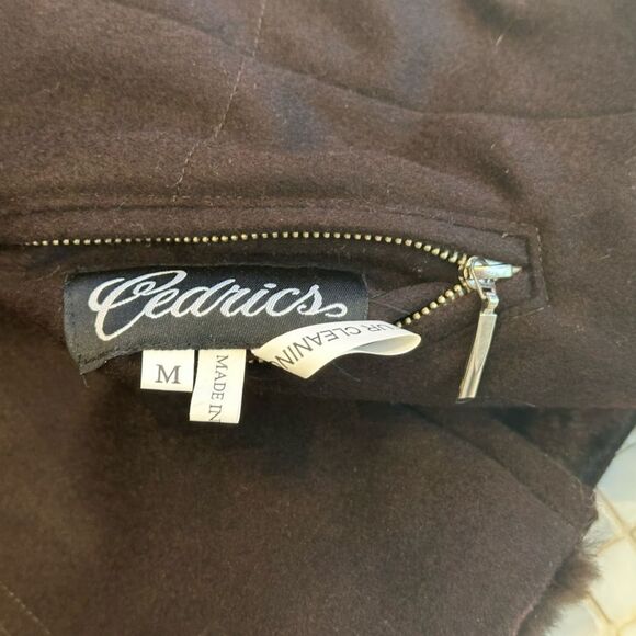 Cedrics Women’s Dark Brown Reversible Fur Vest - Picture 3 of 12